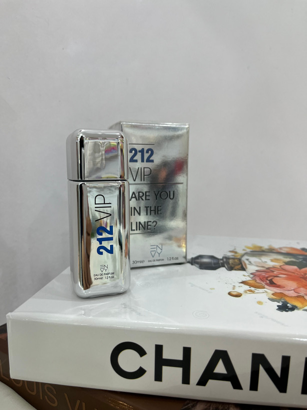عطر ادکلن ۲۱۲ وی آی پی مردانه